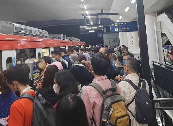 Perbedaan Lrt Dan Krl Dari Tarif Rute Dan Spesifikasinya My Journey Indonesia